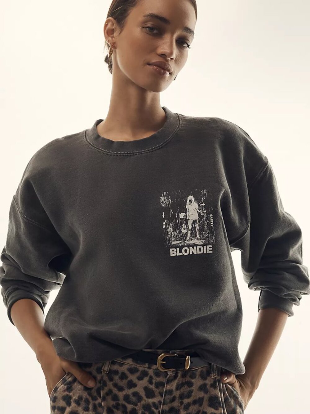 By Anthropologie Blondie Sweatshirt in charcole grey